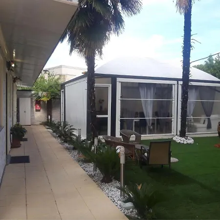 Oasis Passion Fiera - Triple Guest house *